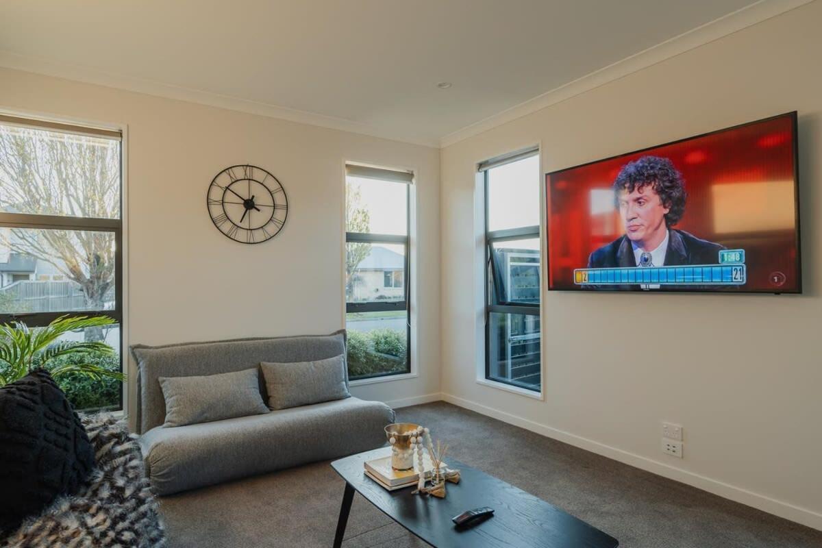 Elegant 3Br Home On Mustang Avenue Christchurch Exterior foto